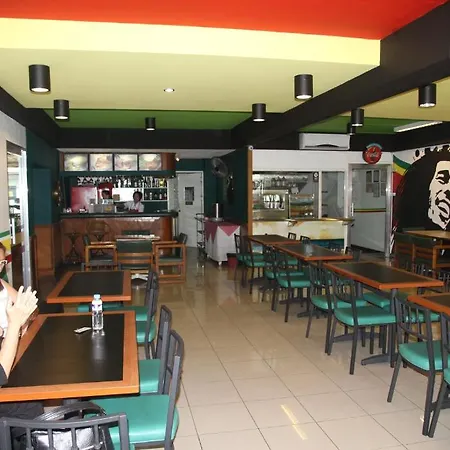 Robelle Hotel